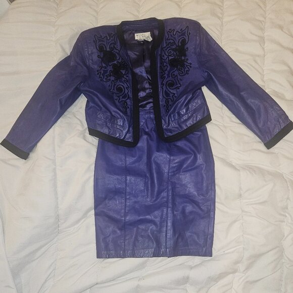 Vintage leather 1988 Mercedes Adrienne set - Picture 1 of 2